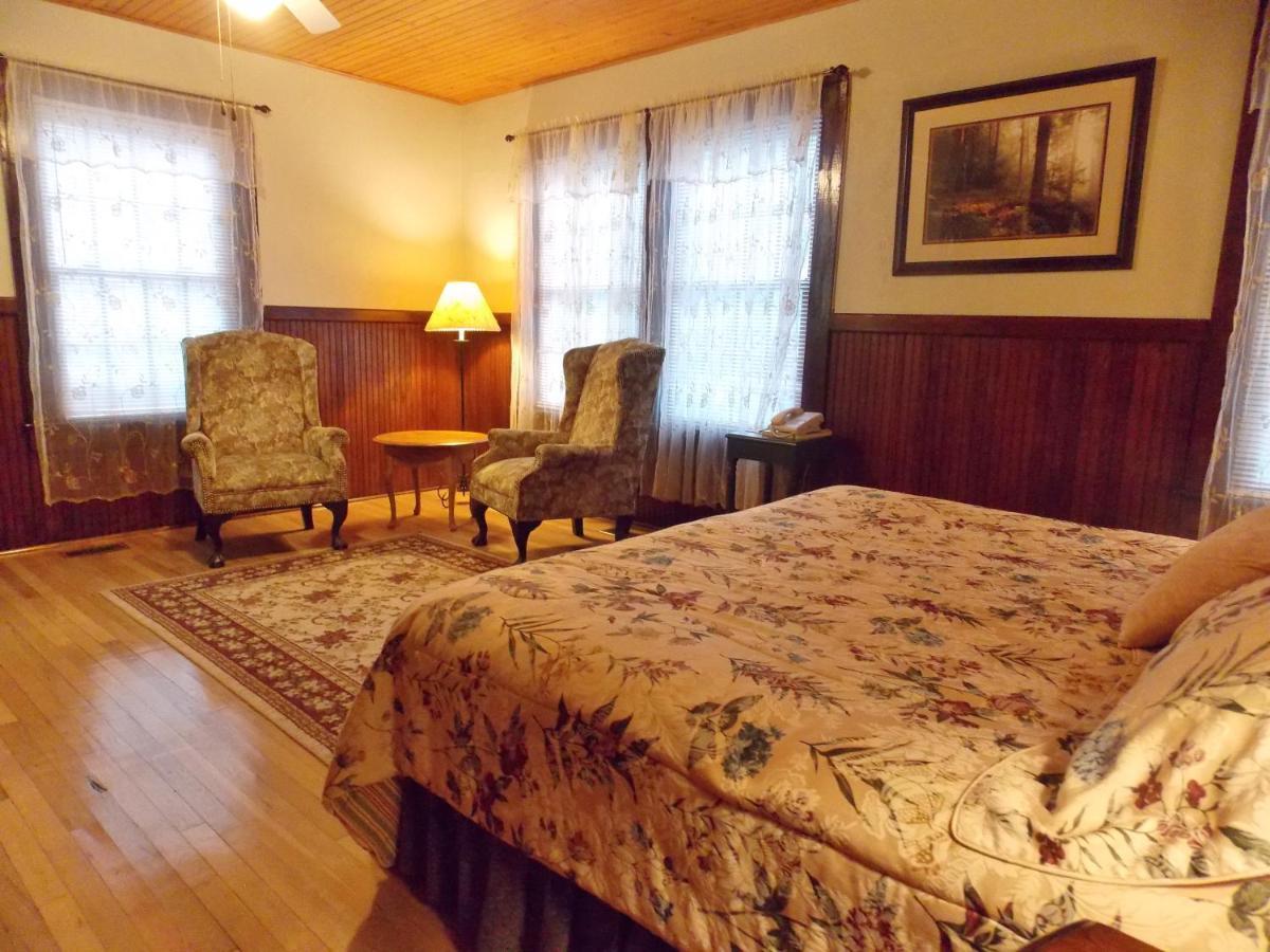 Highland Lake Inn & Resort - 플랫 락 외부 사진